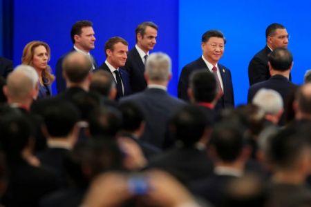 Σαγκάη : Επαφές Μητσοτάκη με στελέχη κινεζικών επιχειρήσεων