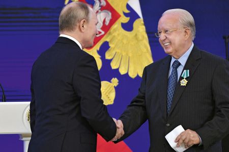 Παρασημοφόρηση του Νίκου Δασκαλαντωνάκη