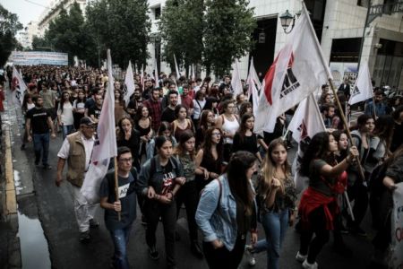 Στους δρόμους ξανά οι φοιτητές – Συλλαλητήριο στα Προπύλαια