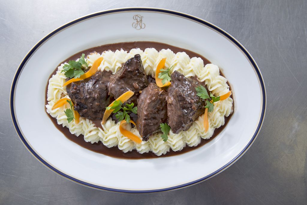 Μάγουλα μοσχαρίσια στην κατσαρόλα