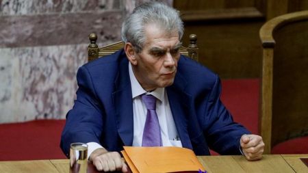 Παπαγγελόπουλος : Ζητά εξαίρεση 4 βουλευτών από την Προανακριτική