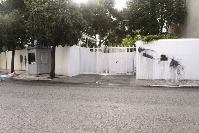 Ο Ρουβίκωνας απειλεί με παρεμβάσεις σε όλες τις πρεσβευτικές κατοικίες της Αθήνας