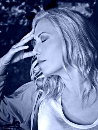 Θεοδοσία Τσάτσου: Blues in Black