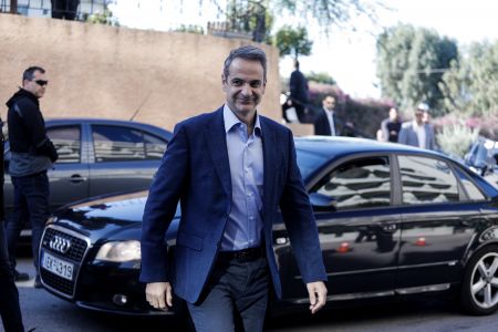 Με casual εμφάνιση τα μέλη της κοινοβουλευτικής ομάδας της ΝΔ στο Καβούρι