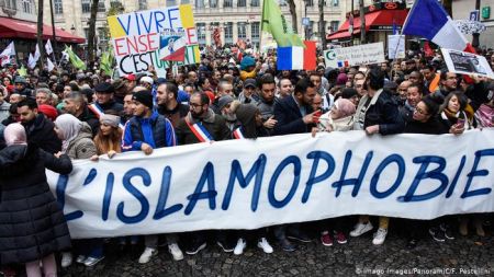 Παρίσι : Χιλιάδες στους δρόμους κατά της ισλαμοφοβίας