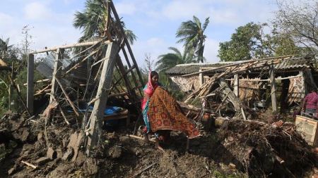 Μπανγκλαντές – Ινδία : Ανθρώπινες απώλειες και μεγάλες καταστροφές από κυκλώνα