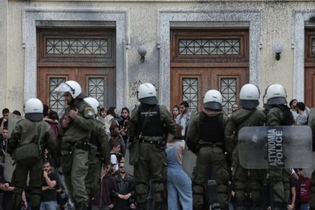 Ο ΣΥΡΙΖΑ βγαίνει ξανά στους δρόμους με αφορμή τα επεισόδια στην ΑΣΟΕΕ