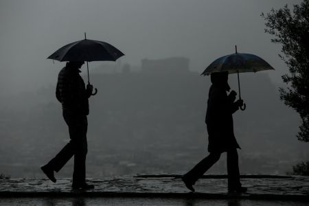 Καιρός : Ραγδαία πτώση της θερμοκρασίας από την Κυριακή