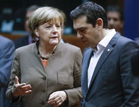 Ιστορίες ενός παρ΄ολίγον Grexit : Κλειδωμένοι Μέρκελ – Τσίπρας για τη διαπραγμάτευση