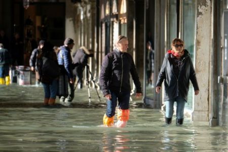 Βενετία : Ανέβηκαν τα νερά, ήχησαν οι σειρήνες, μεγάλη η καταστοφή