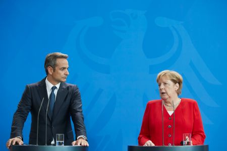 Η Μέρκελ τηλεφώνησε στον Μητσοτάκη στο… κινητό του