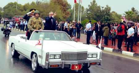 Κατεχόμενα : Προκλητική παρέλαση