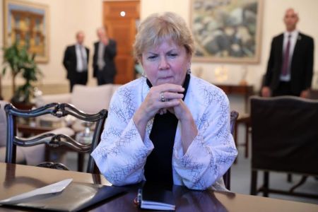 Με Αναστασιάδη και Ακιντζί συναντιέται η ειδική απεσταλμένη του ΟΗΕ