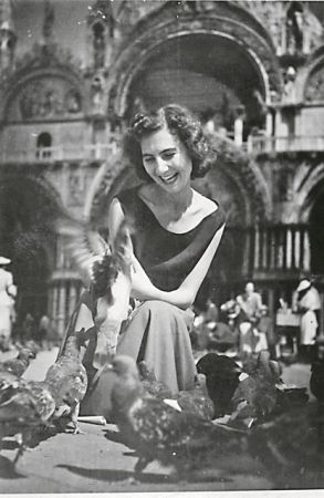 «Αυτά τα παιδιά που πετάνε τις μολότοφ τα λυπάμαι»