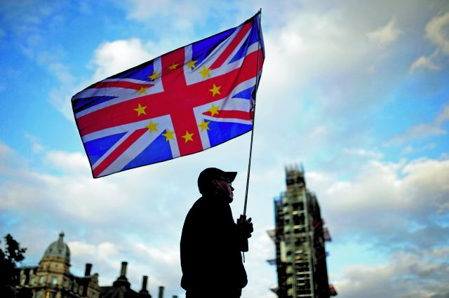 Μπόρις Τζόνσον : Ισότιμη μεταχείριση πολιτών της ΕΕ και λοιπών μεταναστών μετά το Brexit