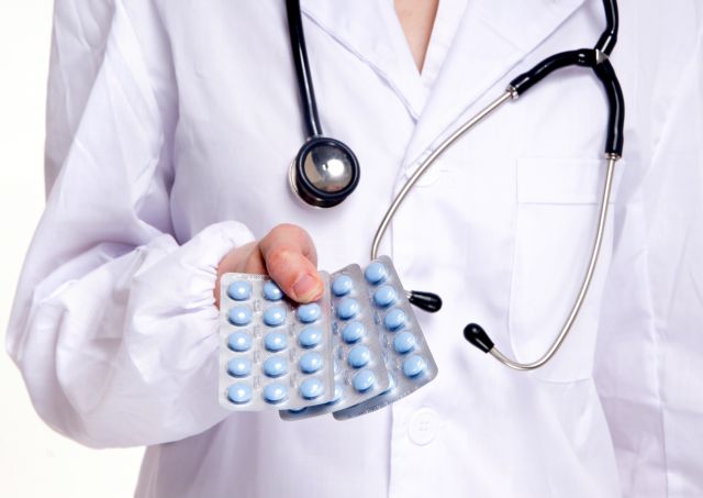 Κικίλιας: Μειώσεις στις τιμές των φαρμάκων