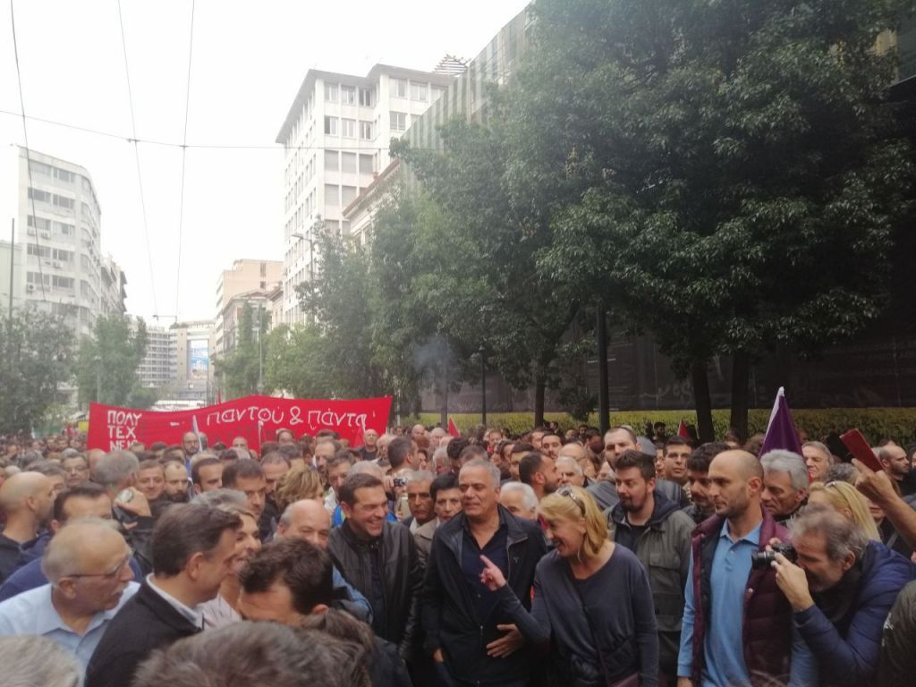 Πορεία Πολυτεχνείου : Επικεφαλής του μπλοκ του ΣΥΡΙΖΑ ο Αλέξης Τσίπρας