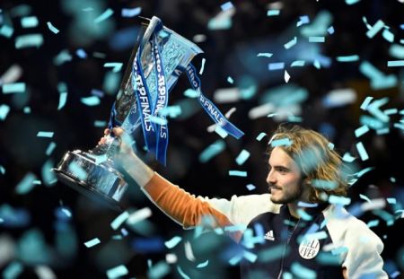 Σπουδαίος Τσιτσιπάς : Νίκησε τον Τιμ στον τελικό του ATP στο Λονδίνο