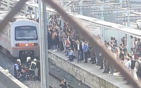 Παλλήνη: Πώς σώθηκε από την έλευση του διερχόμενου συρμού ο άντρας που έπεσε στις γραμμές (εικόνες)