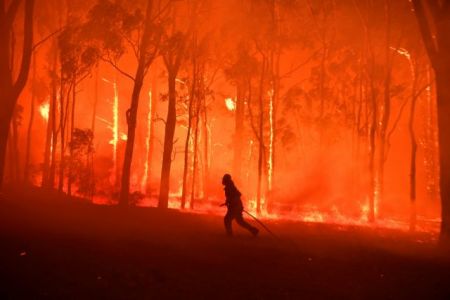 Αυστραλία : Στο «σκοτάδι» χιλιάδες νοικοκυριά εξαιτίας των πύρινων μετώπων