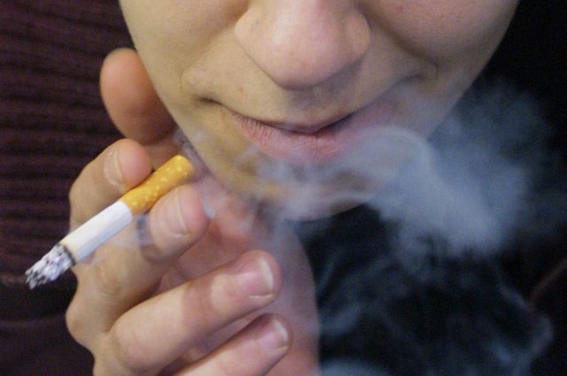 Ο αντικαπνιστικός νόμος έφερε τα πρώτα πρόστιμα