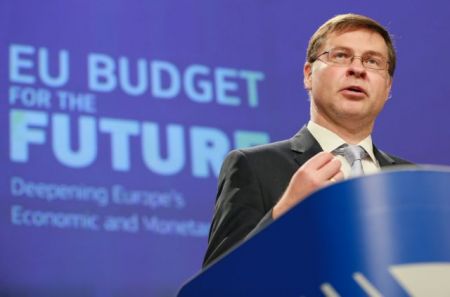 Dombrovskis, Moscovici welcome new positive report on Greece