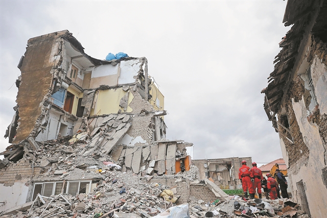 6,4 ρίχτερ στη γειτονιά μας