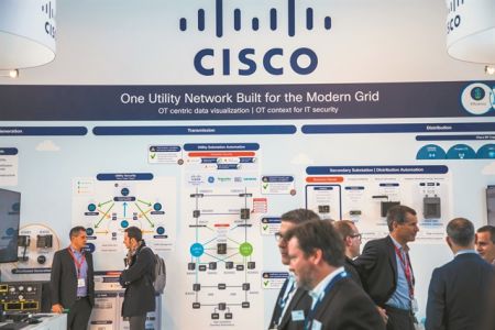 Η «ΣΥΖΕΥΞΙΣ» με την τηλεκπαίδευση που έφερε κόντρες