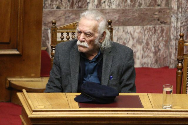 Στο ΝΙΜΙΤΣ ο Μανώλης Γλέζος : Σταθερή η κατάσταση η υγείας του