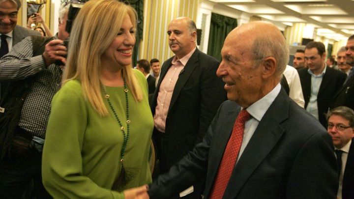 Κλειστά κρατά τα χαρτιά του ο Κ. Σημίτης