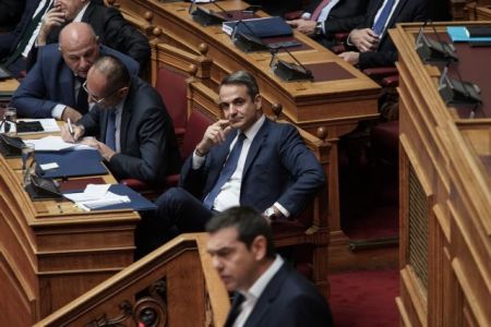 Μετωπική σύγκρουση εφ όλης της ύλης κυβέρνησης – αντιπολίτευσης και στο βάθος… η διαφθορά