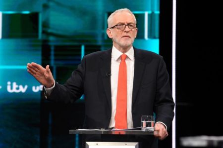 Βρετανία : Στις δέκα μονάδες μειώνεται το προβάδισμα των Τόρις