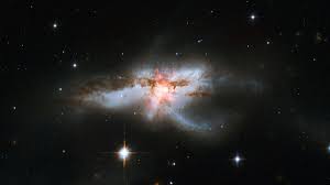 Ανακαλύφθηκε ο πρώτος γαλαξίας με τρεις μαύρες τρύπες στο κέντρο του