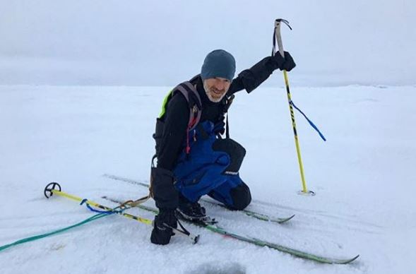 Κλιματική αλλαγή: Ο λεπτός πάγος στον αρκτικό ωκενανό δυσκολεύει εξερευνητές να τον διασχίσουν με σκι