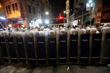 Τουρκία : Ενταση σε διαδήλωση κατά της βίας σε βάρος των γυναικών