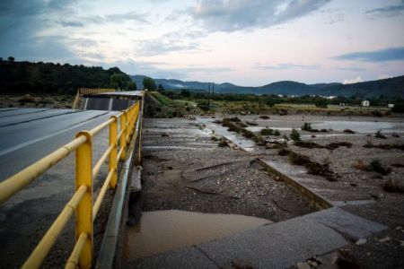 Σε κατάσταση έκτακτης ανάγκης η Ρόδος μετά το πέρασμα του «Γηρυόνη»