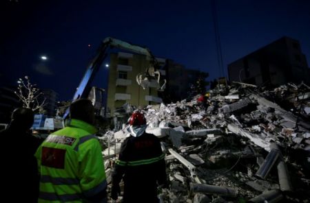 Σεισμός στην Αλβανία: Συντριβή για τους νεκρούς που αυξάνονται, αγωνία για τους αγνοούμενους
