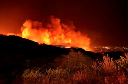 Νέα πυρκαγιά στην Καλιφόρνια – Απειλεί σπίτια στη Σάντα Μπάρμπαρα