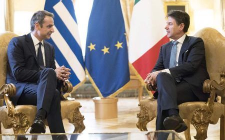 Mitsotakis, Conte discuss the migration crisis, energy cooperation, sign MOU