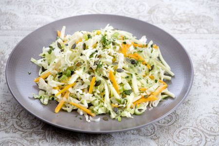 Λαχανοσαλάτα με κολοκύθα και δυόσμο