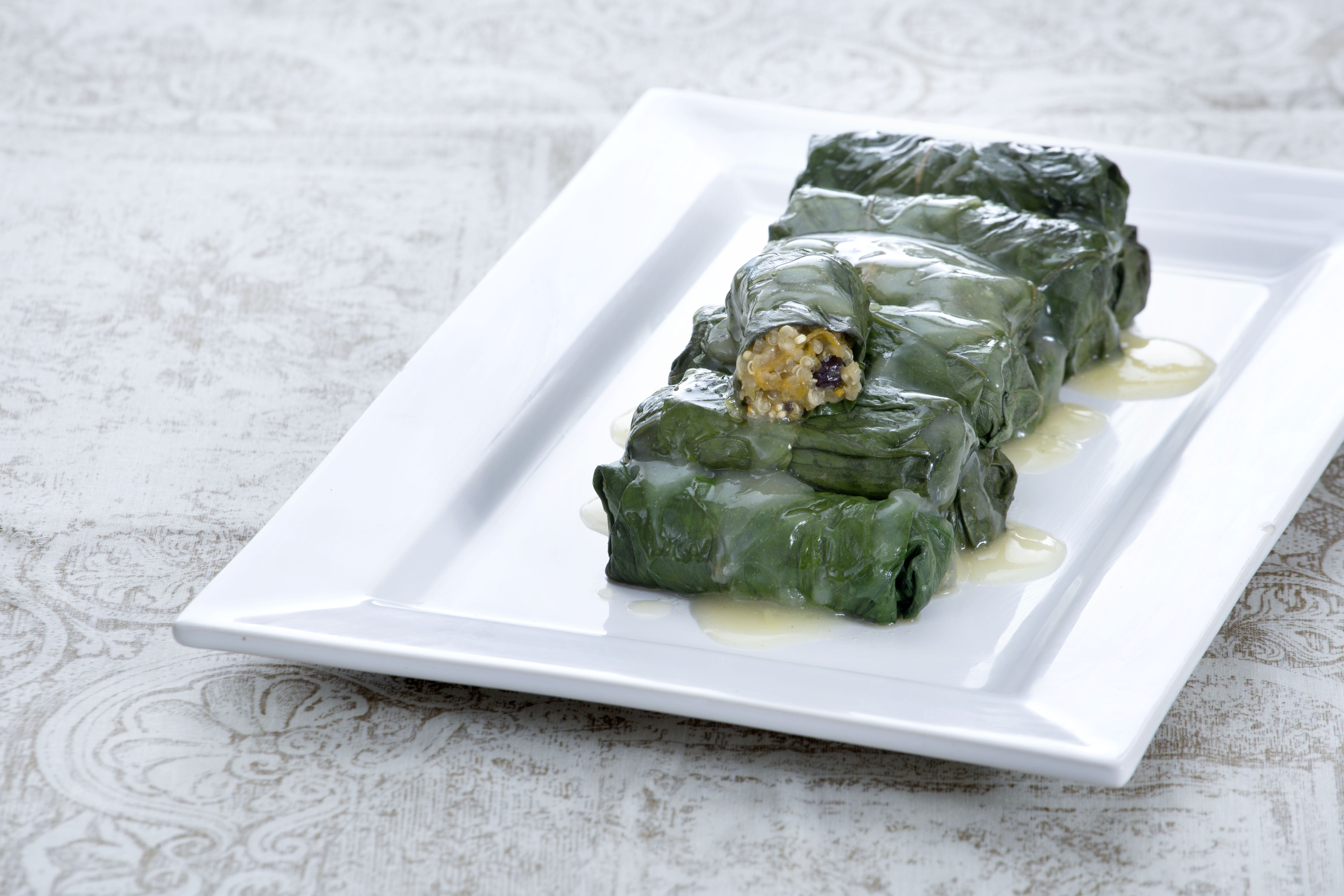 Μαρουλοντολμάδες με κινόα και μάραθο