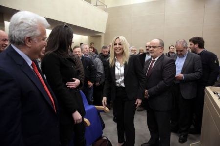 Γεννηματά: Στηρίζουμε τη βιώσιμη επιχειρηματικότητα