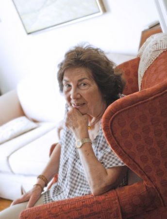 Αλκη Ζέη : «Αυτά τα παιδιά που πετάνε τις μολότοφ τα λυπάμαι»