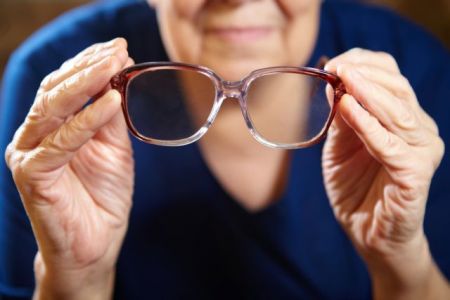 Αλλάζει ο ΕΟΠΥΥ τον τρόπο αποζημίωσης για τα γυαλιά οράσεως