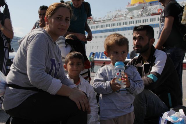 Λιμάνι Πειραιά: Πάνω από 120 πρόσφυγες από το Αιγαίο