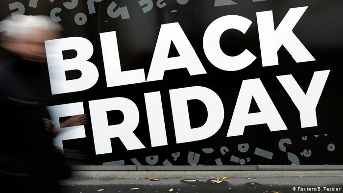 Γάλλοι ακτιβιστές εναντίον «Black Friday»