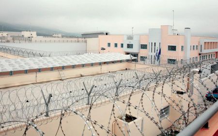 Άγρια συμπλοκή κρατουμένων στις φυλακές Δομοκού