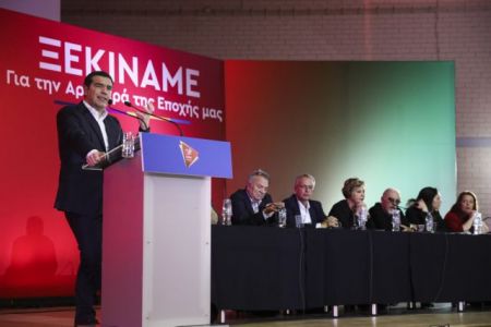 Μηνύματα Τσίπρα στο εσωτερικό του ΣΥΡΙΖΑ για την ανασυγκρότηση