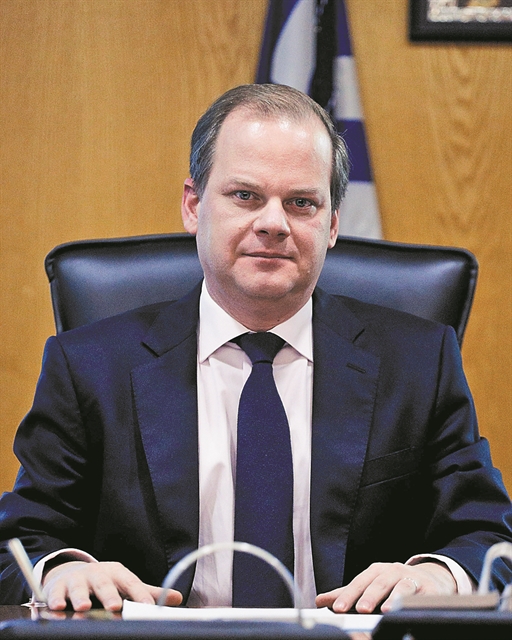 Δελτία στάθμευσης για ΑμεΑ και σε ΙΧ γονέων ή παιδιών