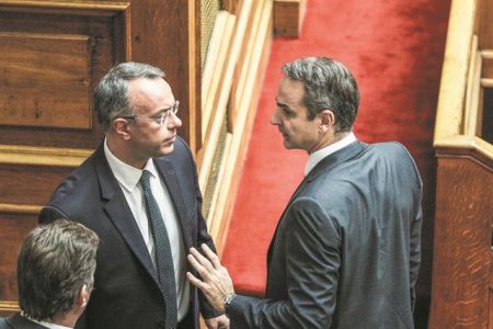 Πόσο βαθιά θα είναι η ύφεση στην Ελλάδα